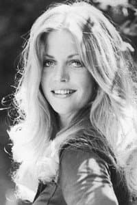 Candice Rialson in Mama's Dirty Girls