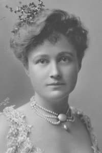 Minnie Dupree in The Young in Heart