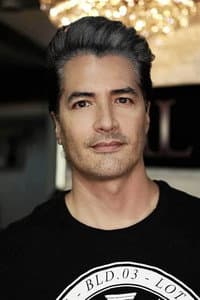 Troy Montero in Bakit Pa?