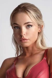 Emma Kotos in The Deal