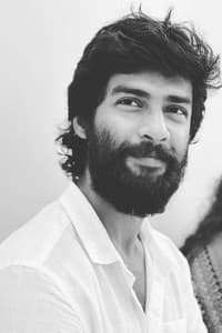 Vidhu in 29