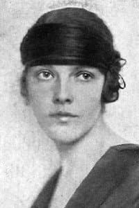 Astrid Holm in Frøken Larsens Karriere