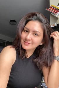 Donna Agnesia in Tentang Dia