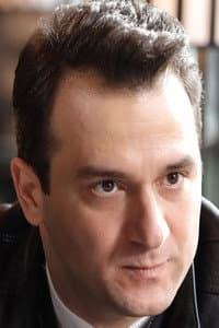Cem Sürgit in Bekle Bizi Brüksel