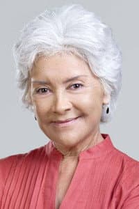 Chela Arias in La Abuela
