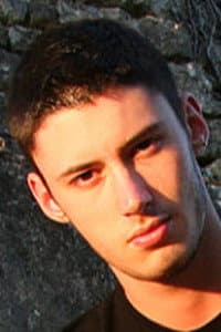 François Dubreuil in Bites de Dinosaures 3