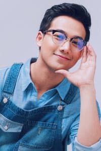 Ken Chan in Papa Mascot