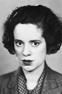 Elsa Lanchester in Alice in Wonderland