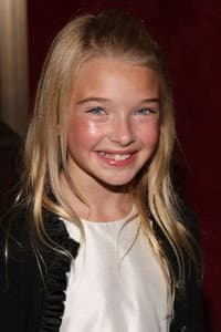 Brooklynn Proulx in The Lazarus Project