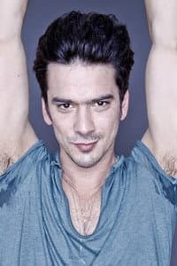 Íñigo Garcés in Secretos del corazón