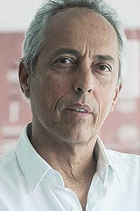 Bob Fernandes in Minha Bateria Está Fraca e Está Ficando Tarde
