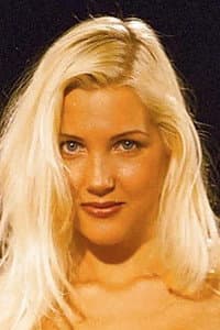 Linda Thoren in L'Indécente aux enfers