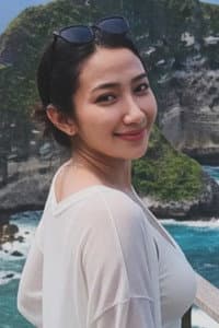 Mila Kurnia in Diari Emas: Pewaris Cahaya Terakhir