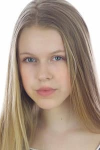 Annie Cusselle in Blank
