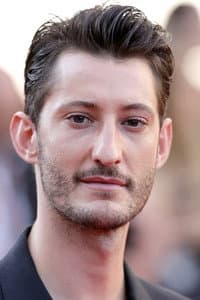 Pierre Niney in 20 Ans d'écart