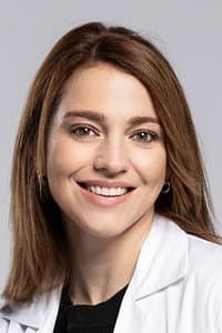 Elena Mengreli in Bella