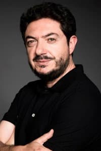 Ernesto Benjumea in Del otro lado del jardín