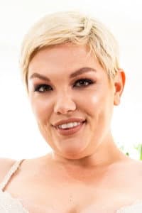 Leila Jane in Buxom Beauties 4
