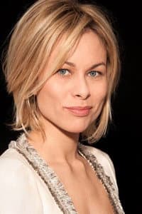 Caroline Burgues in À gauche en sortant de l'ascenseur