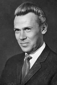 Stanislav Khitrov in Обгоняющая ветер
