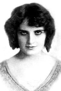 Edna Maison in The Dumb Girl of Portici