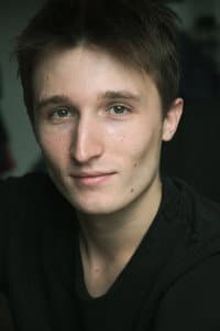 Geoffrey Carlassare in SUPER MÉGA STAR