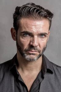 Javier De la Vega in Mono