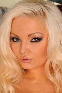 Jenna Lovely in Lusty Cougars Chasing Teens 2