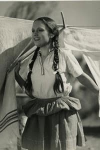 Zsóka Ölvedy in A falu rossza