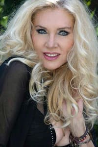 Alicia Encinas in La amargura de mi raza