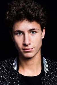 Juanpa Zurita in Airplane Mode
