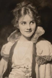 Jeanne Eagels in The Cross Bearer