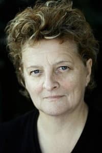 Lynn Hunter in Mudlark