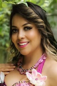 Iris de Gayes in La banda de los bikinis rosas 3 - Las cobras negras contraatacan