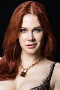 Maitland Ward in Dish Dogs