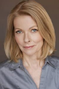 Audrey Looye in Restare