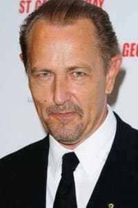 Bruce Payne in Prowl