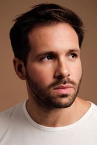 Damien Lauretta in Violetta