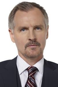 Andrew Airlie in My Gal Sunday