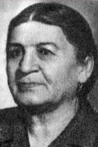 Zamira Khidoyatova in Новоселье