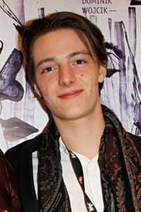 Eliott Paquet in L'Âge atomique