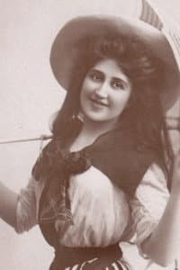 Rita Jolivet in Teodora