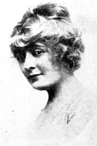Della Connor in Stop Thief!