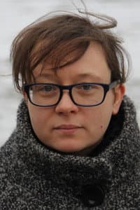 Edina Csüllög in Laskumine orgu