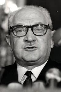 Guy Mollet in Destins: Général De Bollardière