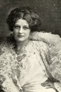Betty Harte in Shipwrecked