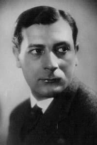John Mylong in Das Parfüm der Mrs. Worrington