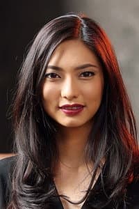 Nadia Saphira in Coklat Stroberi