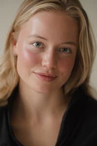 Mina Dale in The Cycle of Love