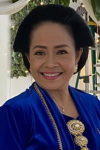 Karlina Inawati in Pria